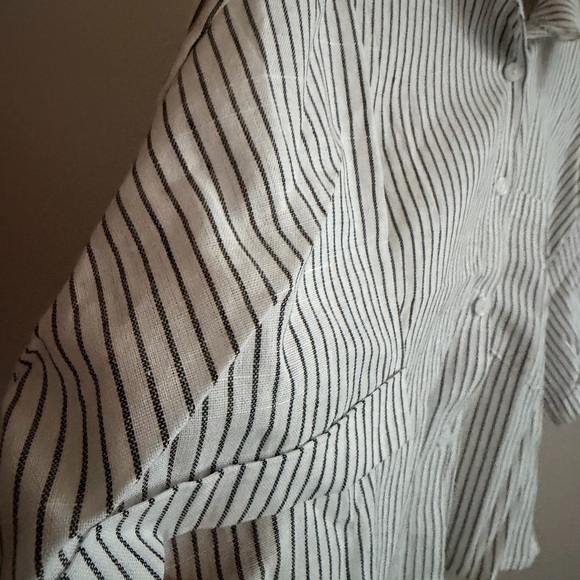 Cropped White & Black Pinstripe Button-Up Shirt – Boxy Summer Blouse - Picture 6 of 6